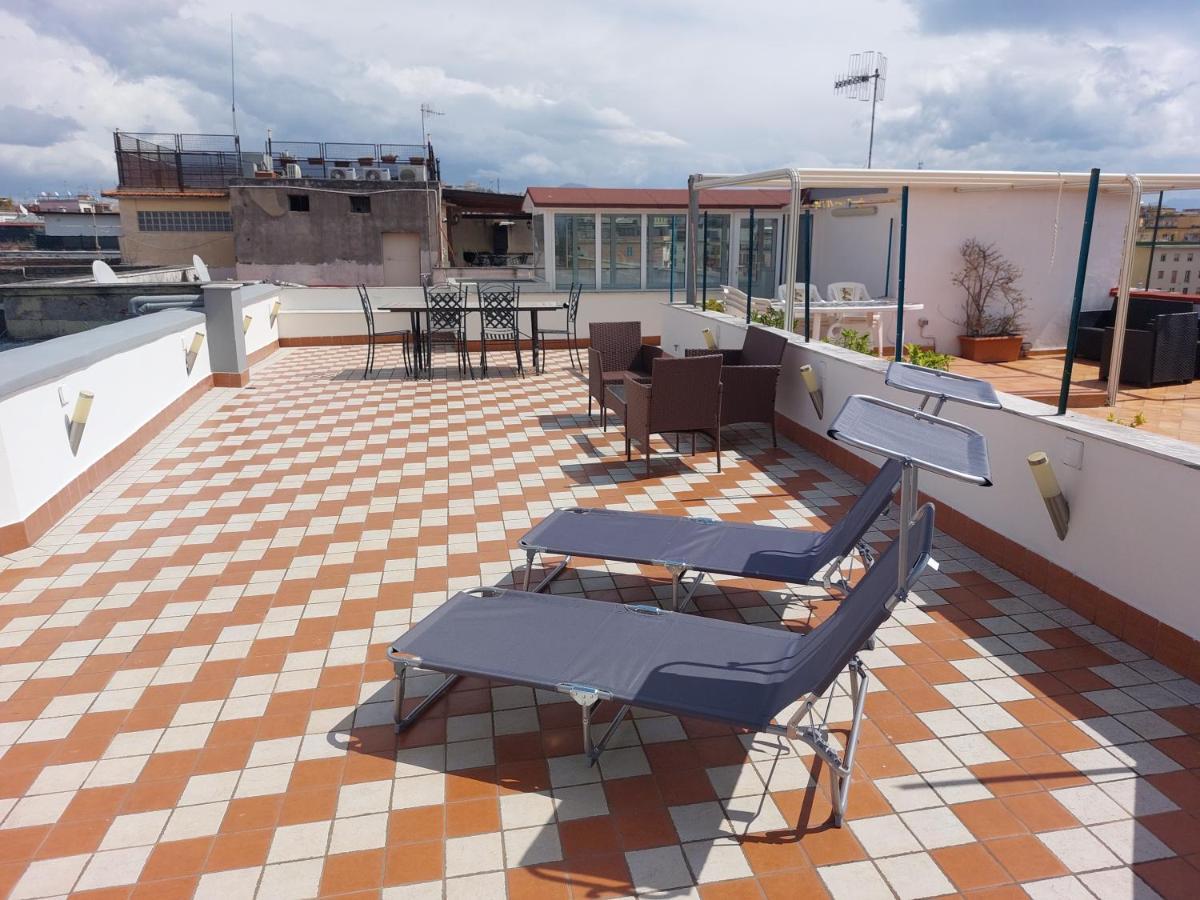 Raggio Di Sole Apartment Наполи Екстериор снимка