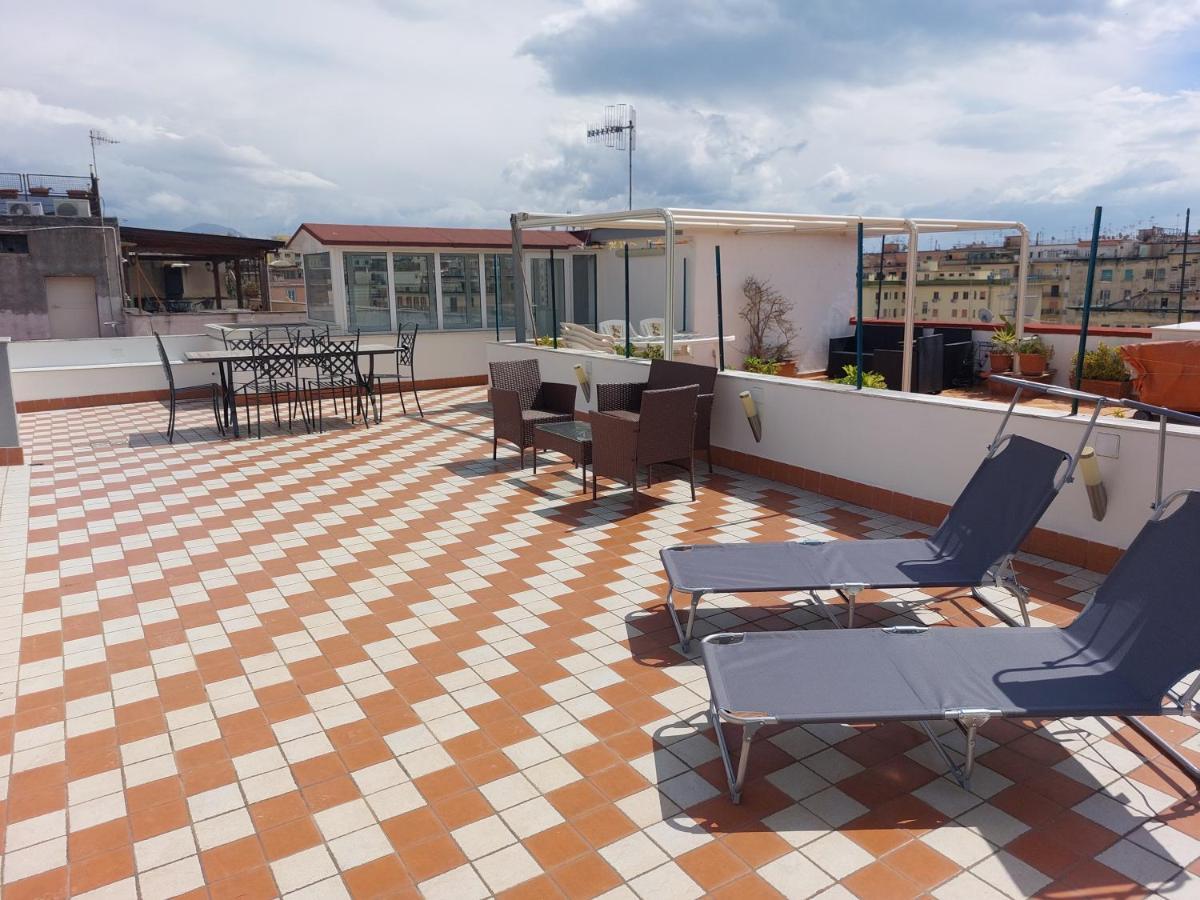 Raggio Di Sole Apartment Наполи Екстериор снимка