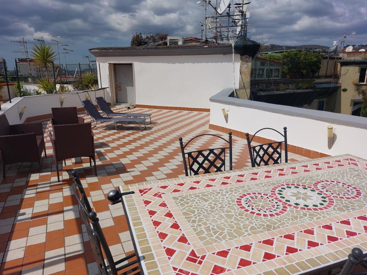 Raggio Di Sole Apartment Наполи Екстериор снимка